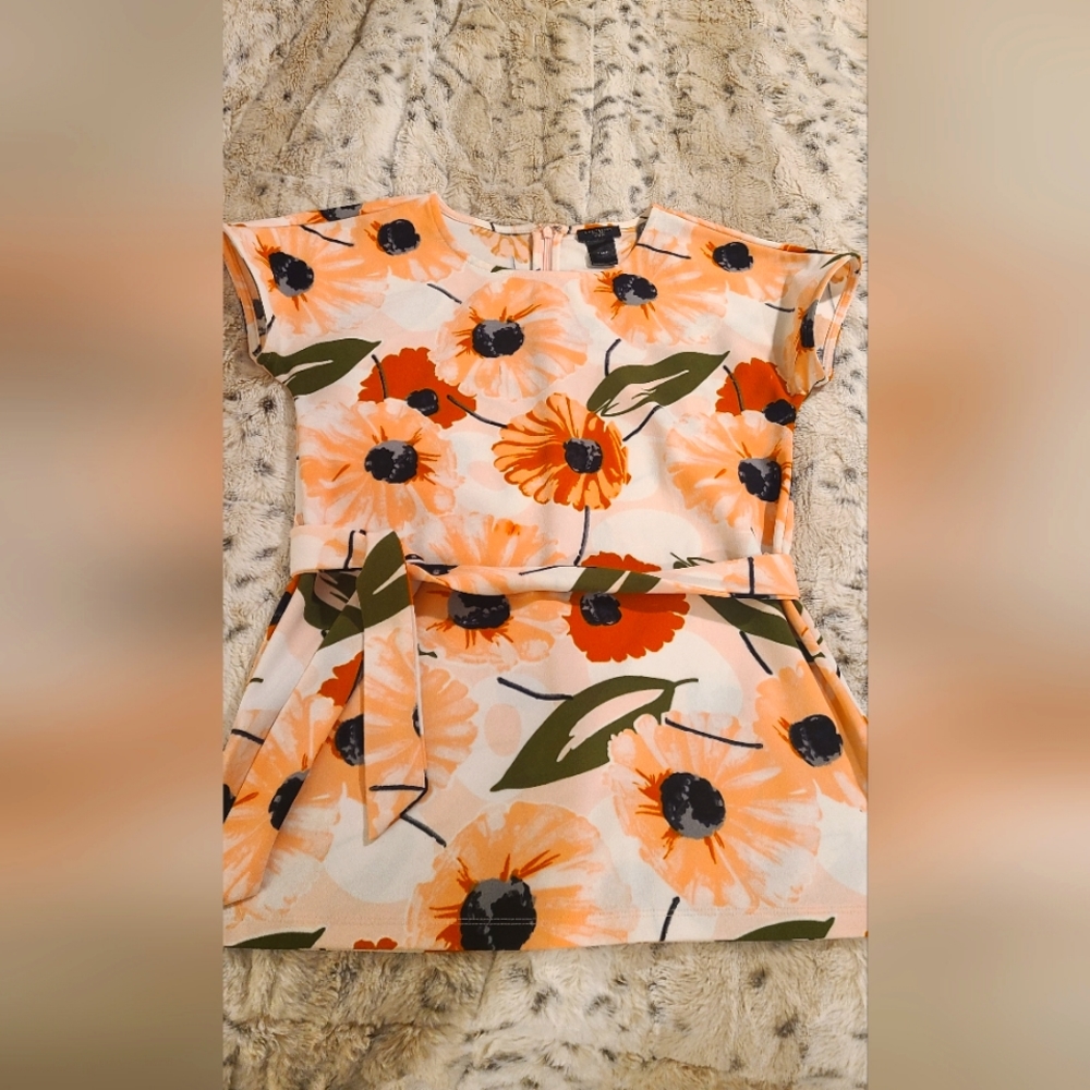 Ann Taylor XXS top with belt
